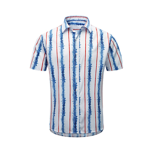 Chemise décontractée pour homme à manches courtes, style hawaïen, rayée bleu, rouge et blanc, col rabattu, en popeline respirante, polyester, pour l'été - Product Image 1