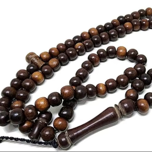 Tasbih en corne naturelle conçu pour la prière islamique quotidienne et le zikr, fait main, pour une utilisation fluide et confortable. - Product Image 1