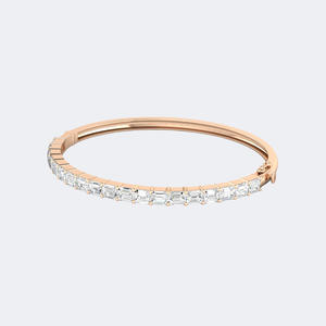 Brazalete de Diamantes con Barra de Esmeraldas de 3.80CTW - Product Image 3