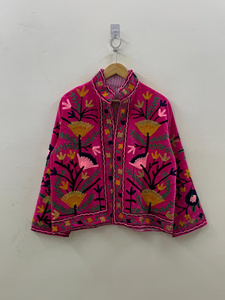 Veste en velours bohème Suzani, veste brodée, veste oversize d'hiver, style Duster ouzbek, veste faite à la main, cadeau pour elle - Product Image 1