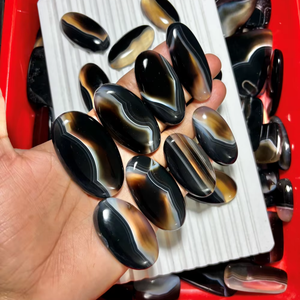 Lot de pierres précieuses en agate noire naturelle à bandes, cabochons de forme libre pour la fabrication de colliers, formes variées - Product Image 4