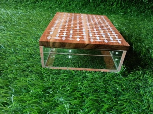 Boîte à perles en forme de croissant LuxeTimber, en bois fait main et incrustations de nacre, organisateur de bonbons en acrylique pour le Ramadan 2027 et articles de luxe - Product Image 1