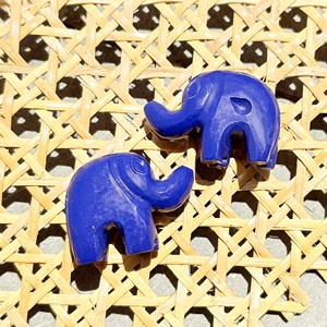 Éléphant sculpté en agate bleue, pierre précieuse polie, breloque animale sculptée à la main, pierre en vrac, fourniture en gros pour la fabrication de bijoux - Product Image 2