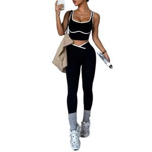 Nouvel ensemble de yoga d'extérieur pour femme : Gilet de sport contrastant et pantalon de yoga de course à taille croisée pour le fitness - Product Image 1