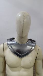 Gorgue médiévale authentique en acier doux, artisanale, pour chevalier, idéale pour le cosplay, la reconstitution historique, les costumes historiques et les fêtes d'Halloween - Product Image 5