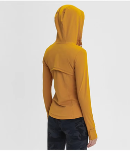 Vêtements de sport en gros pour femmes : Veste de fitness et yoga à coupe ajustée avec passe-pouces, idéale pour l'entraînement spécial, le fitness en extérieur et le jogging, avec capuche. - Product Image 2