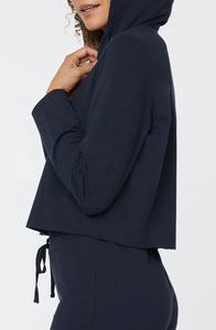 Latest Design Women's Long Sleeve Solid Color Blank Casual Relaxed Fit Drawstring Cropped Hoodie - Product Image 4