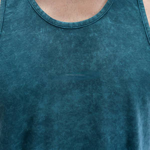 Camisetas sin mangas con logotipo personalizado, camiseta sin mangas de gimnasio al por mayor para hombre, camiseta sin mangas con tirantes estampada informal de verano con agujeros en el brazo y músculos para entrenamiento en gimnasio - Product Image 6