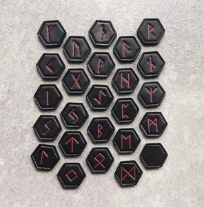 Juego de Runas de Cuero con Bolsa de Cuero Hecha a Mano, Piedras de Adivinación Nórdicas Futhark, Regalo Espiritual Tradicional para Coleccionistas - Product Image 4