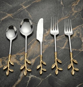 Serveur à gâteau de luxe haut de gamme en acier inoxydable plaqué or, écologique, résistant à la chaleur, compatible lave-vaisselle, avec long manche durable - Product Image 6
