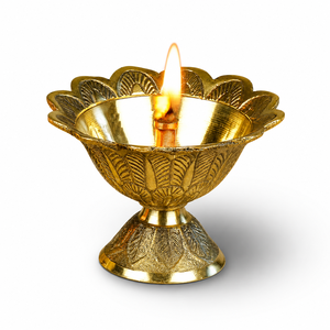 Lámpara de aceite decorativa de latón macizo, Diya hecha a mano, decoración para el hogar, centro de mesa para festivales, iluminación tradicional, artículo de regalo, pedido al por mayor - Product Image 1