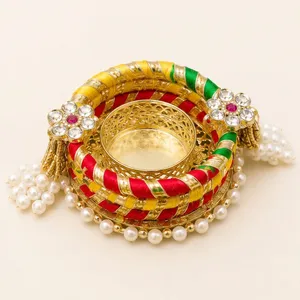 Portavelas Redondo Hecho a Mano con Adornos de Perlas, Porta Diya Multicolor para Actividades Religiosas - Product Image 2