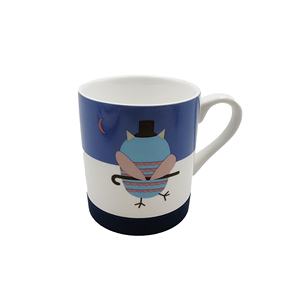 Taza de café de cerámica con diseño de búho de dibujos animados en azul y blanco para uso doméstico. - Product Image 4