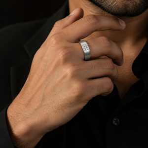 Anillo de compromiso de diamantes para hombre de 0.30 TCW |   Anillo de Oro Blanco de 14K con Diamantes de Corte Brillante, Anillo de Aniversario, Joyería Fina - Product Image 3