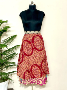 Falda Cruzada de Seda Reciclada con Estampado Floral Bohemio y Vestido Casual Reversible |   Talla única |   Cinturón con detalle de cintura natural - Product Image 2