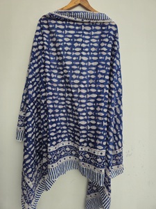 Paréo en coton imprimé à la main, motif floral bleu, léger et respirant, pour femme, toutes saisons, idéal comme cache-maillot de bain de plage - Product Image 4