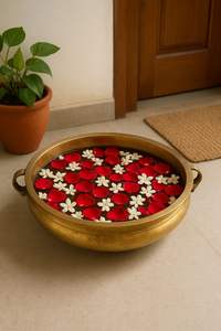 Cuenco de metal artístico para velas, diseñado para exhibir velas, con decoración interior creativa y conceptos modernos de estilo para el hogar. - Product Image 5