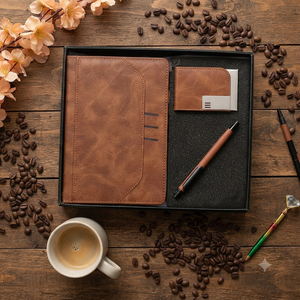 Aurelux - Juego de Regalo de Agenda Premium con Tapa de Terciopelo Marrón, Tarjetero y Bolígrafo, 192 Páginas, Impresión UV con Lámina, Elegante Cuaderno - Product Image 6