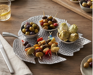Plateau de service en métal brossé fait main avec surface texturée martelée pour usage résidentiel – Élégante assiette de service pour table - Product Image 5