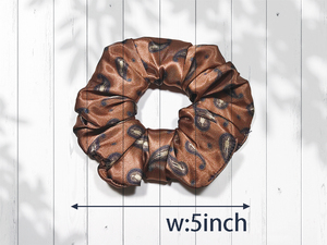 Scrunchie en satin de polyester élégant et léger pour femmes, attache pour cheveux de couleur unie, de haute qualité, pour un usage quotidien pour femmes et filles - Product Image 3