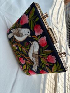 กระเป๋าโท้ทปักลายทำมือ กระเป๋าสะพายไหล่สไตล์โบฮีเมียนลายดอกไม้ กระเป๋าผ้าแคนวาสปักลาย ขายส่ง กระเป๋าเดินทางแฟชั่นงานฝีมือ - Product Image 2