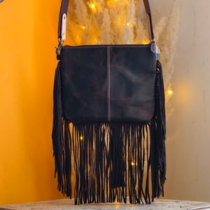 Bolso Cruzado de Cuero Genuino Venus Leathers, Estilo Western, Hecho a Mano, con Patrón Floral y Letras, Cierre de Cremallera, 45-55cm - Product Image 3