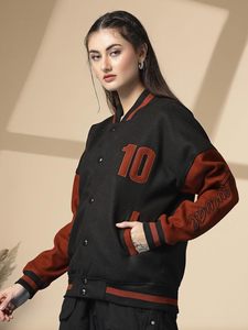 Nueva Chaqueta Varsity Corta de Lana para Mujer, Estilo Universitario, con Forro Suave y Letras Bordadas - Product Image 5
