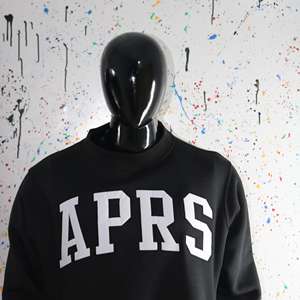 Sudadera APRS BLACK con cuello alto, 100% blanca, con apliques bordados, cuello ancho, hilos finos - Product Image 5