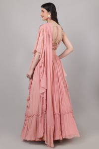 Conjunto de Moda Premium para Mujer, Lehenga Choli de Diseñador, Color Durazno con Cuentas de Perlas y Trabajo de Lentejuelas - Product Image 4