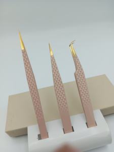 Pince à épiler de précision en acier inoxydable plaqué or, personnalisable OEM, avec pointe lisse, idéale pour l'emballage de marque - Product Image 2