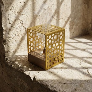 Quemador de Incienso Metálico con Diseño Geométrico Recortado, Aromaterapia Mabkhara para Uso en Interiores y Exteriores - Product Image 5