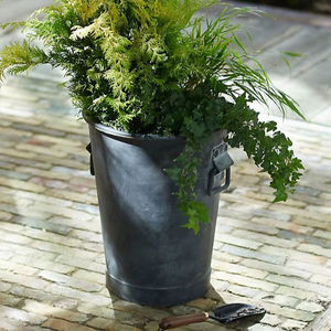 Maceta Galvanizada Resistente para Plantas de Exterior que Garantiza una Larga Durabilidad Incluso Bajo Rayos Solares Extremos - Product Image 5