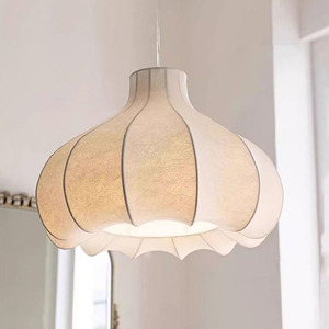 Lampe suspendue en tissu style Japandi, luminaire suspendu en cocon de soie nordique Wabi-Sabi, lustre moderne en forme de bulle d'oignon pour le salon - Product Image 6