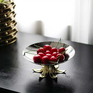 Bol à fruits de luxe en acier inoxydable argenté, base décorative en pétales dorés, plat à noix élégant, assiette à bonbons, centre de table, vaisselle de table - Product Image 6