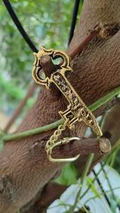 Porte-clés décapsuleur artisanal en laiton pour clés de voiture, de vélo et de maison, porte-clés en métal durable pour deux ou quatre roues - Product Image 6