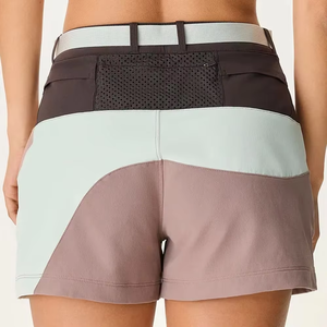 Shorts taille haute pour femme avec logo personnalisé et blocs de couleur, style sportif, séchage rapide, tissu tricoté, coupe classique, fabricant OEM - Product Image 6