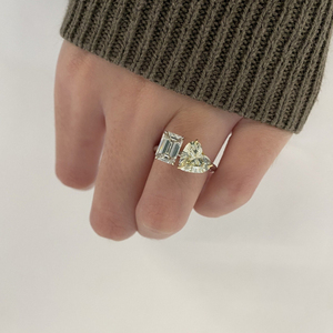 Bague en or blanc 18 carats avec diamant taille émeraude et diamant cœur jaune, certifiée IGI, diamant de laboratoire, style classique pour femme, pour fiançailles - Product Image 5
