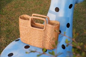 Sac en jacinthe d'eau léger et durable avec deux poignées, sac à main artisanal écologique fabriqué au Vietnam - Product Image 5