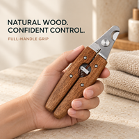 Coupe-ongles pour chien avec manche en bois, tête de coupe en acier inoxydable, retour automatique et verrou de rangement, portable et pratique pour l'entretien des griffes des animaux de compagnie