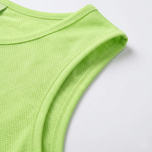 Débardeur unisexe vert lime sans manches, col rond, 100 % polyester, anti-humidité, vêtement d'été, coupe classique, couleur unie - Product Image 6
