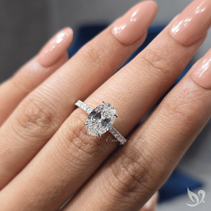 Anillo de Compromiso con Diamante Ovalado Cultivado en Laboratorio de 2 Quilates, Banda Pavé Catedral, Certificado IGI, Oro Blanco de 10K, Elegante Anillo de Novia - Product Image 4