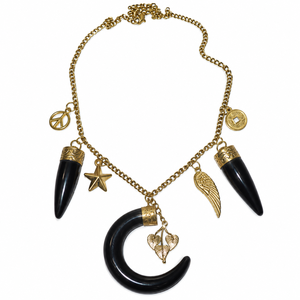 Collar con Colgante de Cuerno Negro con Dijes de Latón en Tono Dorado, Diseño de Luna Creciente y Estrella, Joyería Boho al por Mayor - Product Image 1