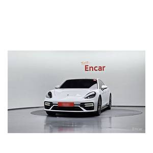 Porsche Panamera 4.0 GTS 2023 avec volant à gauche, sièges en cuir, caméra de recul, seulement 3 016 km parcourus - Product Image 3