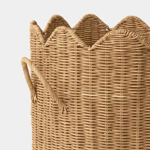 Cesta de Ratán con Borde Festoneado, Organizador Decorativo, Artesanía Vietnamita Hecha a Mano, Decoración Rústica Boho para el Hogar, Duradera - Product Image 6