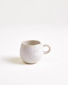 Tasse en céramique style artisanal avec bord givré, glaçure réactive, forme tonneau lisse, rétention de chaleur, artisanat pour l'accueil moderne à la maison - Product Image 3