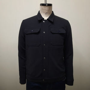 Chaqueta Casual Premium para Hombre con Aislamiento Ligero, Estilo Moderno y Ajustado, Cierre de Cremallera Resistente, Perfecta para el Invierno - Product Image 1