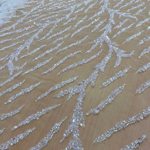 Elegante tela de malla plateada con cuentas a mano y ribete de encaje floral con lentejuelas para la confección de vestidos de novia y de noche, fabricante de moda. - Product Image 1