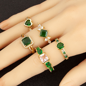 Anillo QIKU Vintage de Compromiso a la Moda con Piedras Preciosas y Circón, Chapado en Oro de 18K sobre Cobre para Mujeres, Hombres y Niños - Product Image 2