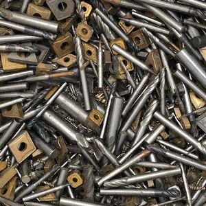 Prix de gros pour la ferraille de carbure de tungstène avec une valeur de récupération matérielle élevée et une qualité constante pour les acheteurs de produits de transformation des métaux - Product Image 6