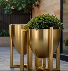 Sophisticated metal <b>textured</b> grey ceramic look planter on minimal black stand, available at wholesale prices. - Product Image 4